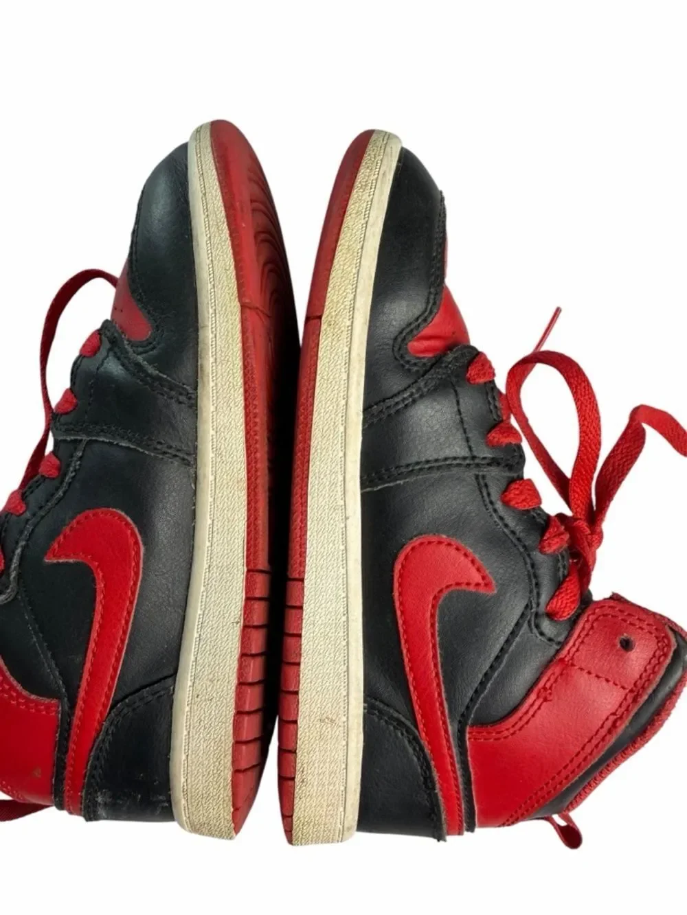 Nike Air Jordan 1 Sneakers 13.5 child Mid SE Black red boys Athletic shoes
